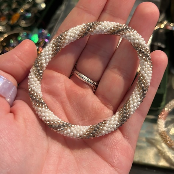 Stack of four SASHKA CO. GLASS BEAD BRACELETS - Picture 6 of 7